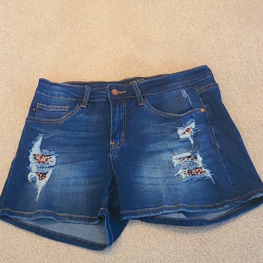 Judy Blue leopard patch Jean shorts size Large